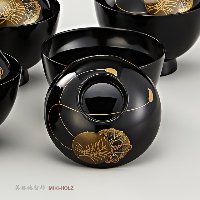 <p class="eig">Urushi Art Wajimanuri：Soup bowl　 suimono-wan (code:1163)</p><p class="nih">輪島塗　吸物椀   卵形　黒塗 　鼓蒔絵　5客揃え（code:1163）</p>