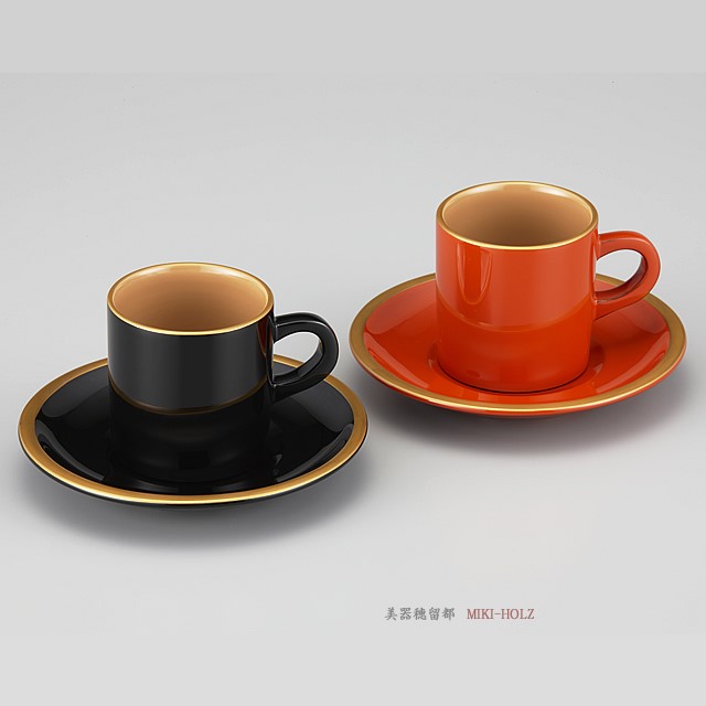 輪島塗　コーヒーカップ 金縁蒔絵　ペア　外黒内白／洗朱内白　漆塗りスプーン付き（桐箱入）(code:1906)