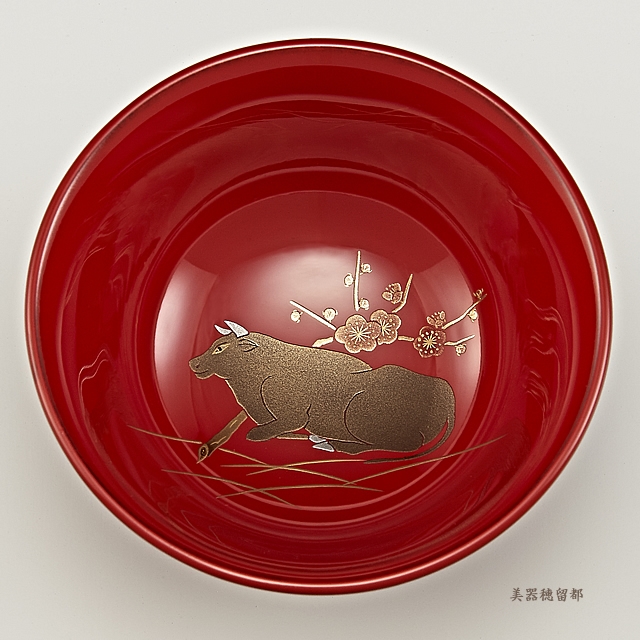 輪島塗 ぐい呑み 干支・丑蒔絵  朱（端反り大形）  紙箱入り
